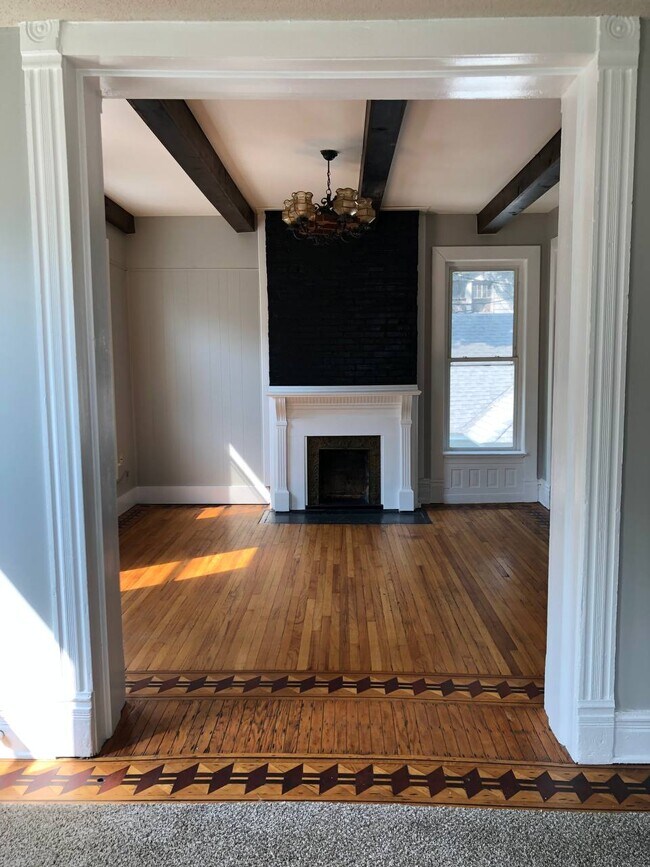 222 Ottawa St Unit B, Leavenworth, KS 66048