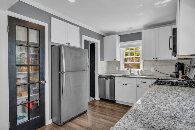 3711 Normandy Rd, Royal Oak, MI 48073 - photo 5