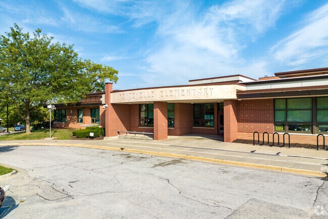 Fontenelle Elementary School serves students in PK through K-6.