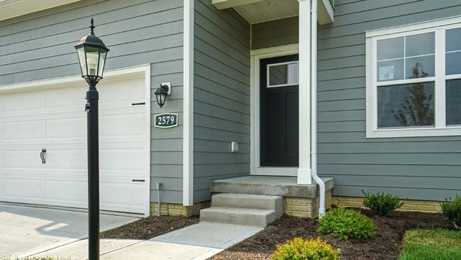 2579 Carrowmore Dr, Delaware, OH 43015 - photo 3