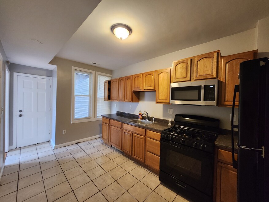 117 Townsend St unit 1, Dorchester, MA 02121 - photo 1