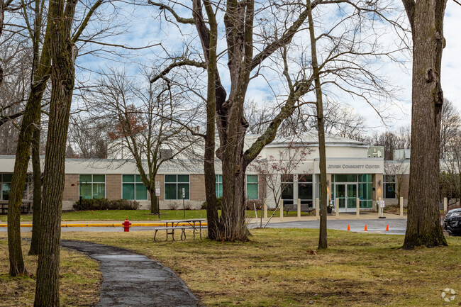 Hebrew Day School pathways in front of the school.
