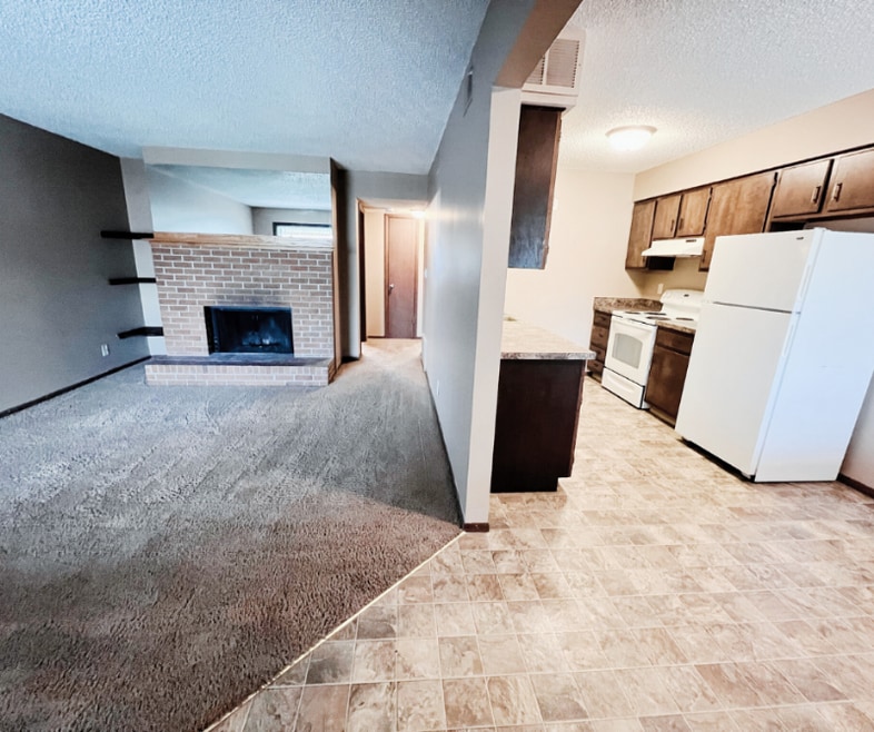 1800 Knox St unit 1830 Knox St. Apt 2, Lincoln, NE 68521 - photo 1