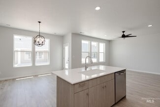 611 W Snowy Owl St, Kuna, ID 83634