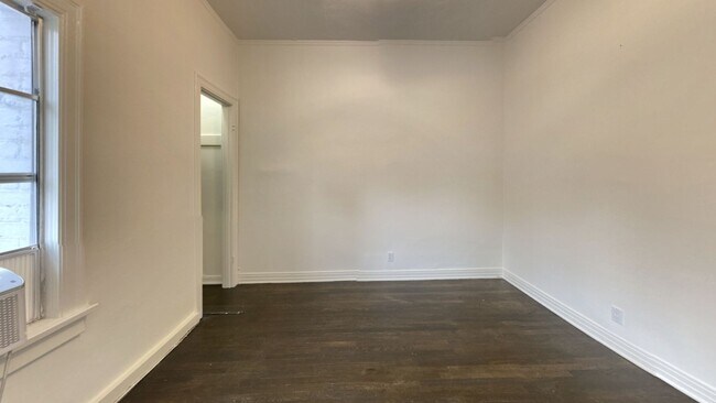 Sunset Apts...Gorgeous Newly Remodeled Apartments..CALL NOW!, Los Angeles, CA 90026 - photo 5