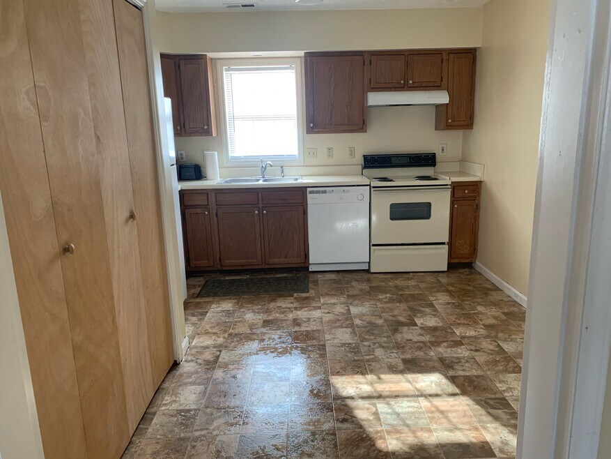 4864 National Rd unit 1D, Triadelphia, WV 26059 - photo 1