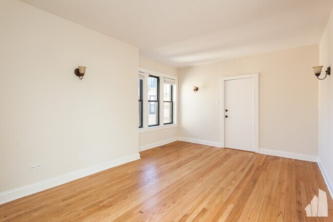 4034 N Ashland Ave unit 4034.5-W2, Chicago, IL 60613 - photo 4