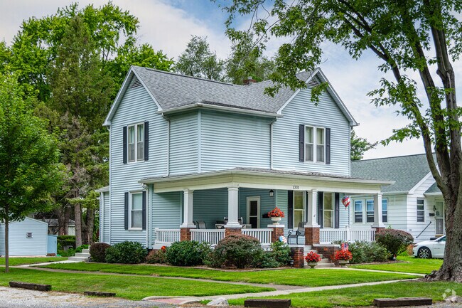 The larger homes in Oak Ridge sit on corner lots with wrap around porches.