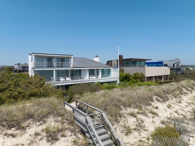 Modern and contemporary homes in Bridgehampton offer sleek coastal living.