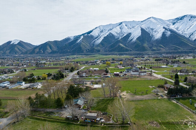 View of the Mapleton neighborhood with mountains to the east.