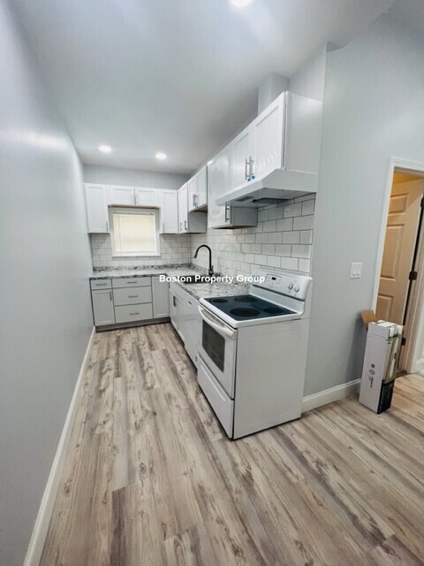 10 Rice St Unit 1, Brookline, MA 02445