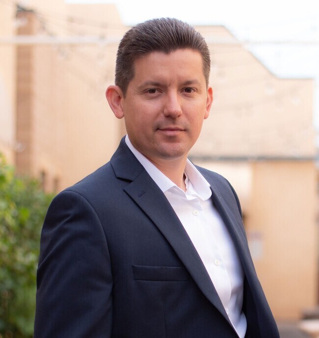 Agent Photo