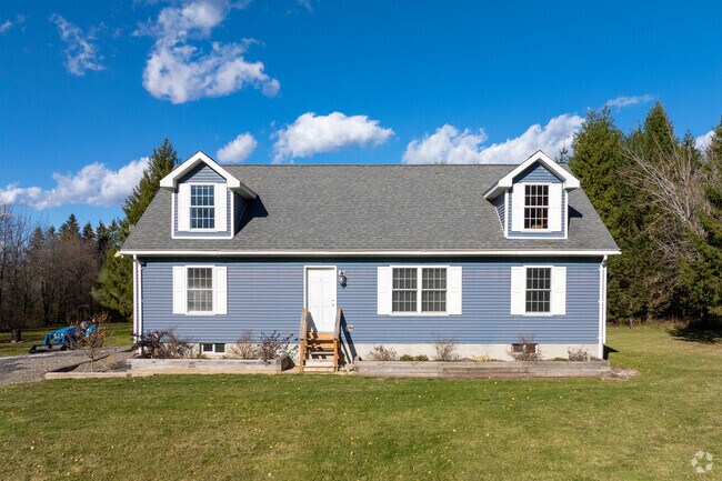Manufactured ranch-style homes are available to those looking to make a move to Niles.