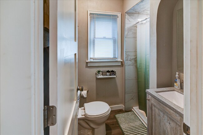 205 S Fair Oaks Ave unit 205 South Fair Oaks, Madison, WI 53704 - photo 6