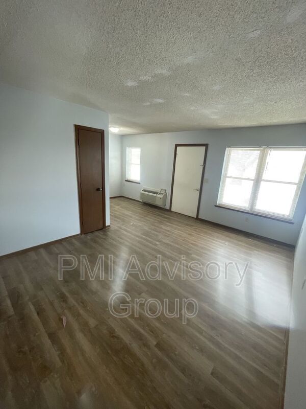508 Prairie Ave, Maple Hill, KS 66507