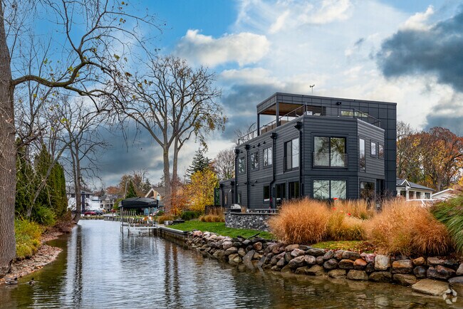 Contemporary homes join historic properties in Sylvan Lake.