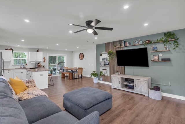 922 Daylily Cir, Navassa, NC 28451 - photo 4