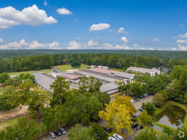 Killearn Lakes Elementary School serves students from Pre-K through 5th grade.