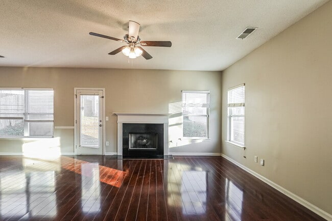 1605 Tigris Ct, Atlanta, GA 30349 - photo 5