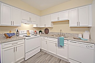 2950 E Greenway Rd, Phoenix, AZ 85032