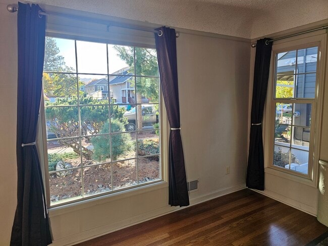 6613 N Amherst St, Portland, OR 97203 - photo 4