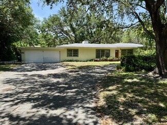 8055 SW 122nd St, Pinecrest, FL 33156