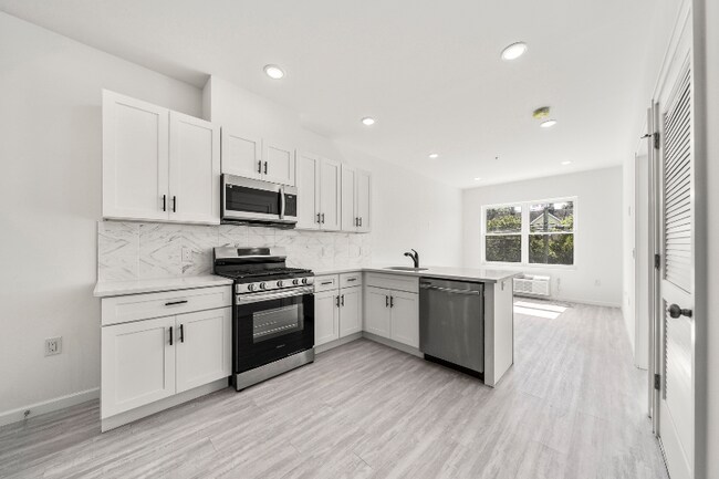 51 E Main St unit 205, Bergenfield, NJ 07621 - photo 5