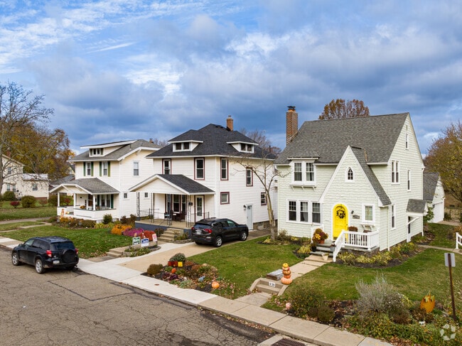 Early- to mid-20th century two story homes with large yards in Downtown Massillon.
