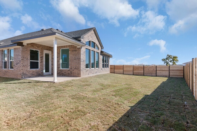 301 Oak Blossom Rd, Liberty Hill, TX 78642 - photo 2