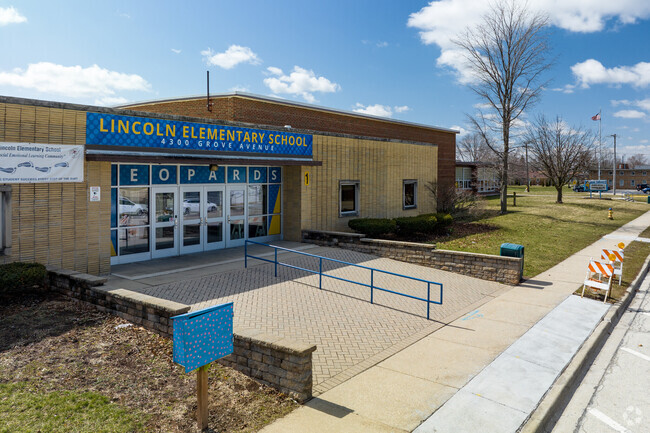 Brookfield's Lincoln Elementary School is decorated with its colors of blue and yellow.