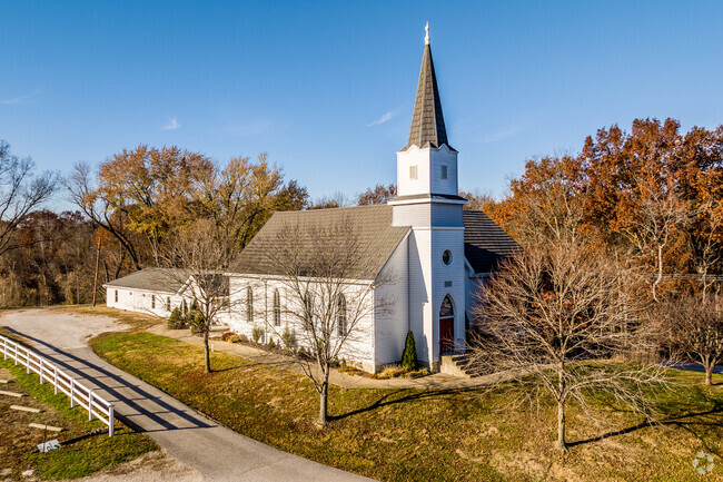 St. Pauls Church sit's in the heart of the old town of Defiance.