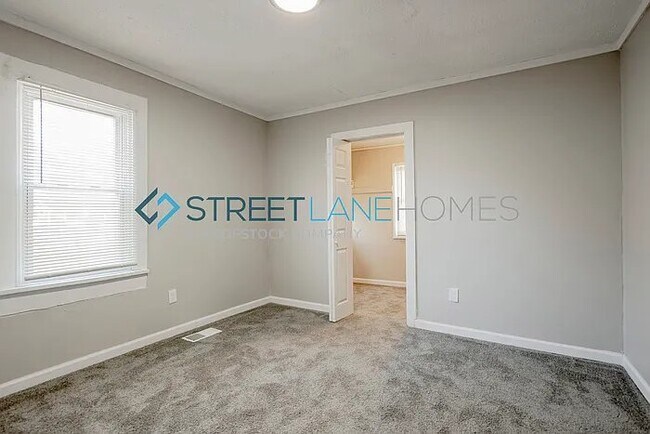 723 3rd St, Shelbyville, IN 46176 - photo 6