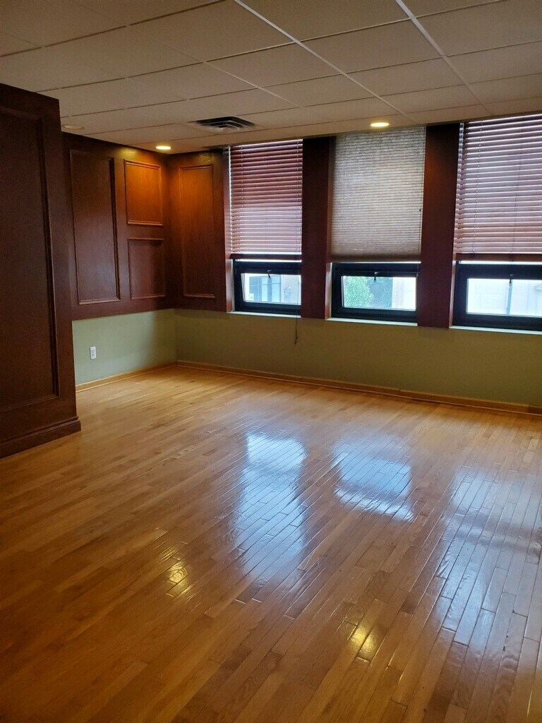 35 N Saginaw St unit 2, Pontiac, MI 48342 - photo 1