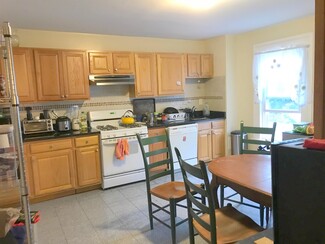 22 Thorpe St Unit 2, Somerville, MA 02143