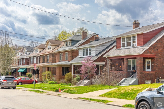 Highland Park includes varying types of architecture.