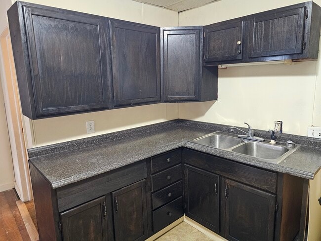 613 Poplar St unit Benton apartments, Benton, KY 42025 - photo 3