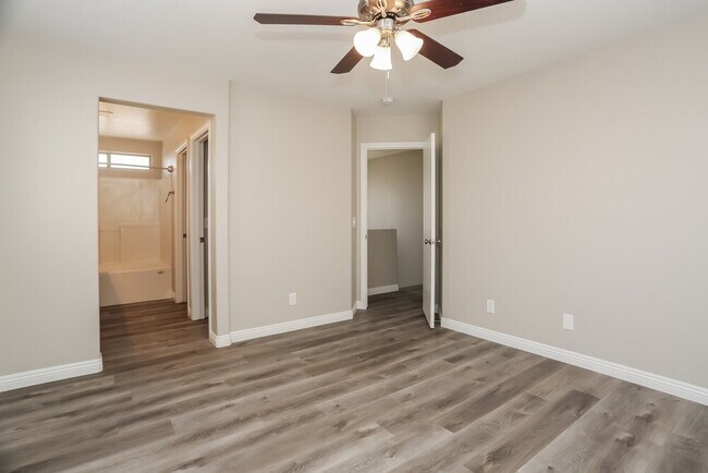 4948 Attitude Ct, North Las Vegas, NV 89031 - photo 7