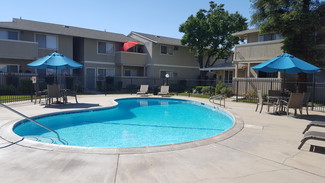 2127 Peach Ave, Clovis, CA 93612