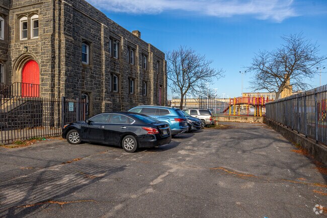 Faculty and staff of Lutheran High School Of Philadelphia enjoy private parking.