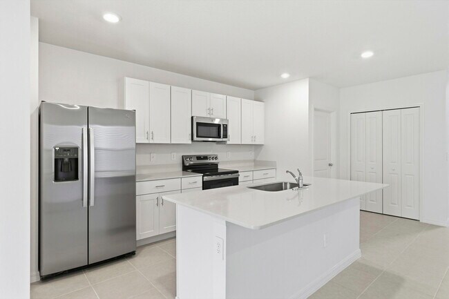 11657 Brae Way, Dade City, FL 33525 - photo 6