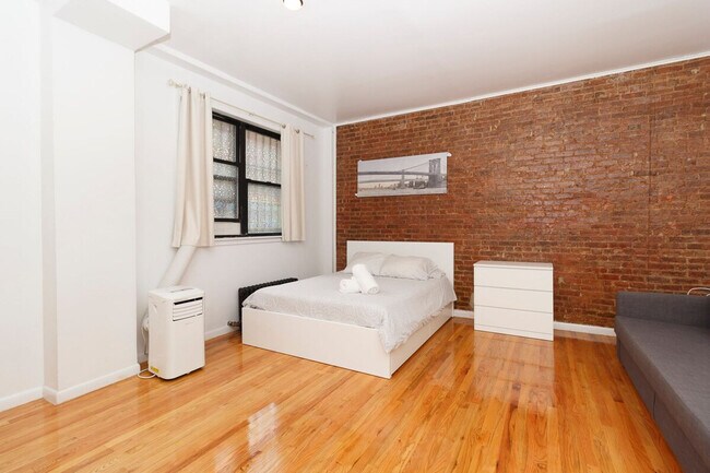 215 B E 95th St unit ID1032068P, New York, NY 10128 - photo 6