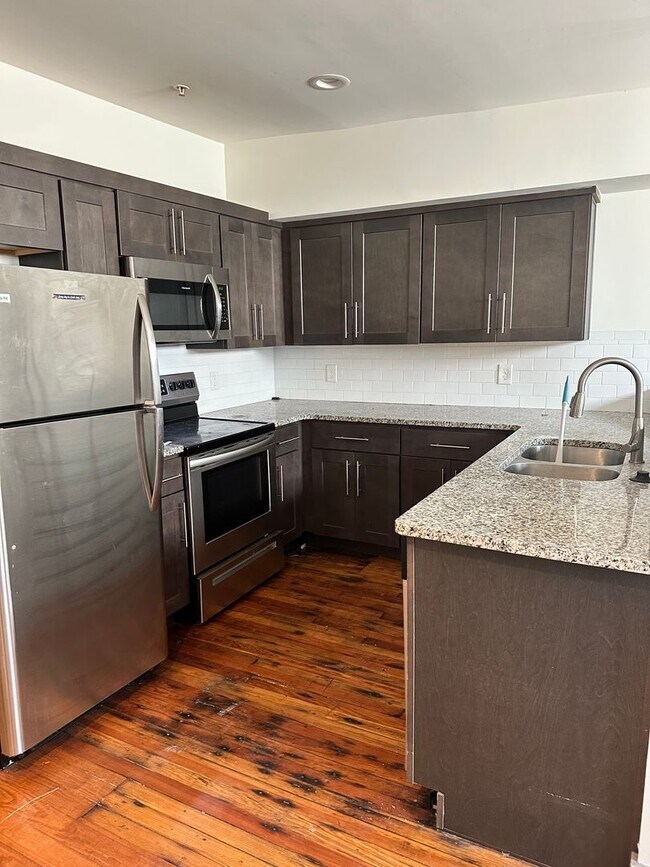 1204 Hull St, Richmond, VA 23224