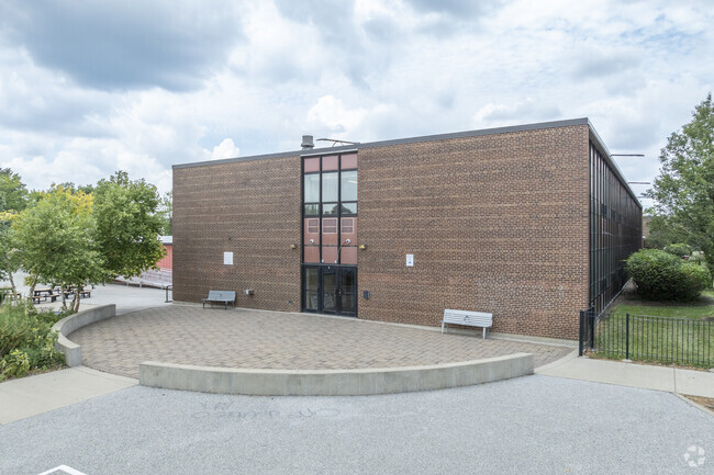 Virgil Grissom Elementary School serves grades PK, K-8 with a student-teacher ratio of 14 to 1.