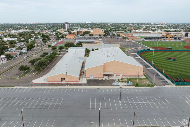 Leyendecker Elementary School hosts  grades Pre-K to 5th grade in the Laredo, Tx area.