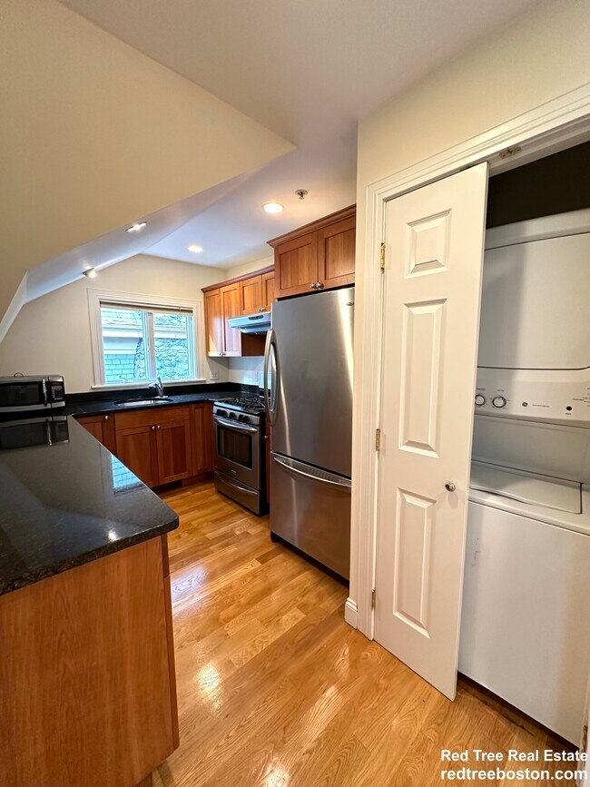10 Selkirk Rd unit 1, Brighton, MA 02135 - photo 3