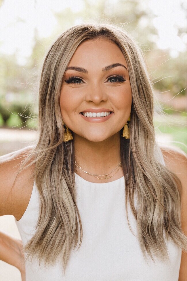 Ellie Combs