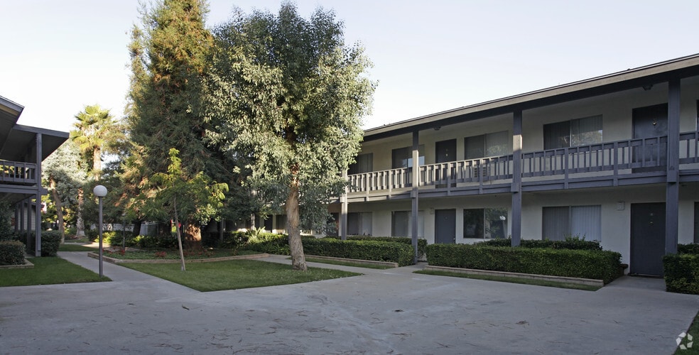 Seranado Fountain Apartments, Orange, CA 92869 - photo 1