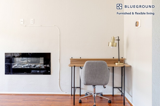 13220 Riverside Dr unit FL2-ID463, Sherman Oaks, CA 91423 - photo 4