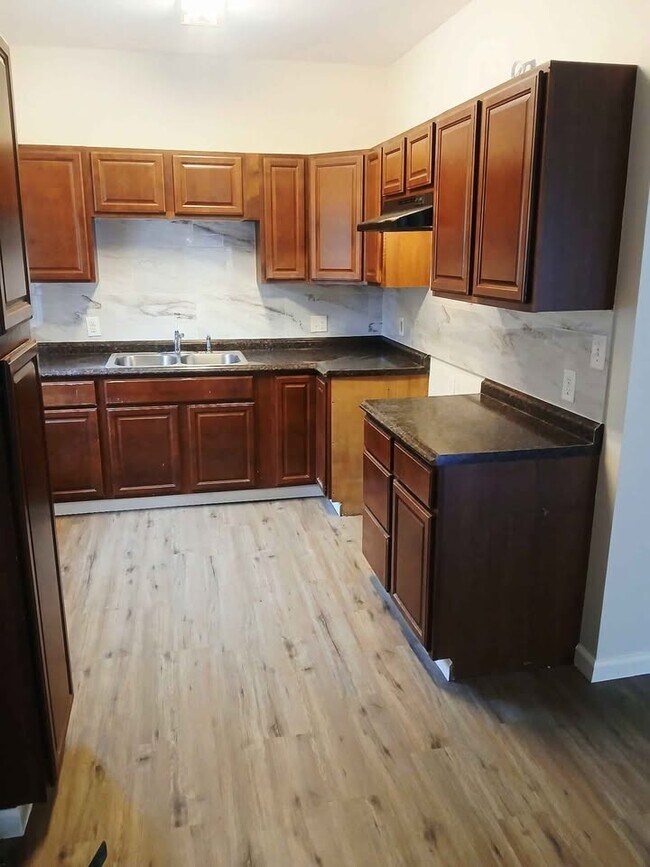 1313 W Huntington Ave, Jonesboro, AR 72401 - photo 2