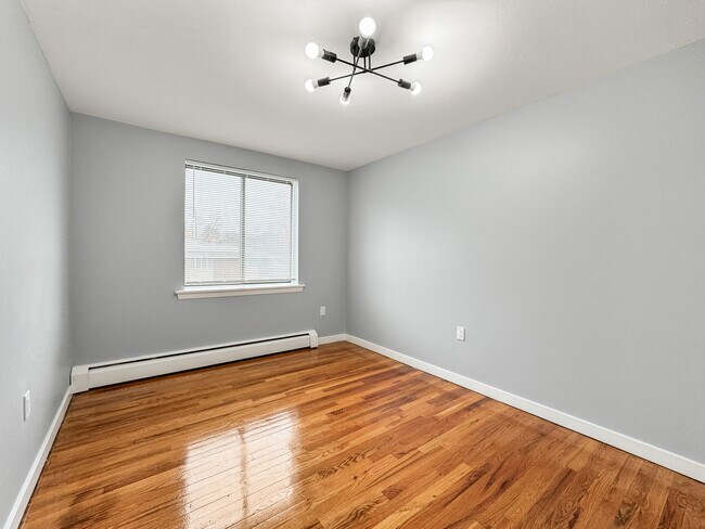 30 Henderson Dr unit 7, East Hartford, CT 06108 - photo 5